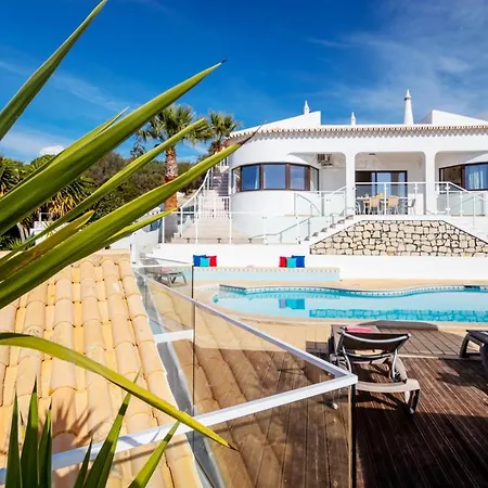 Saint John Villa Pêra